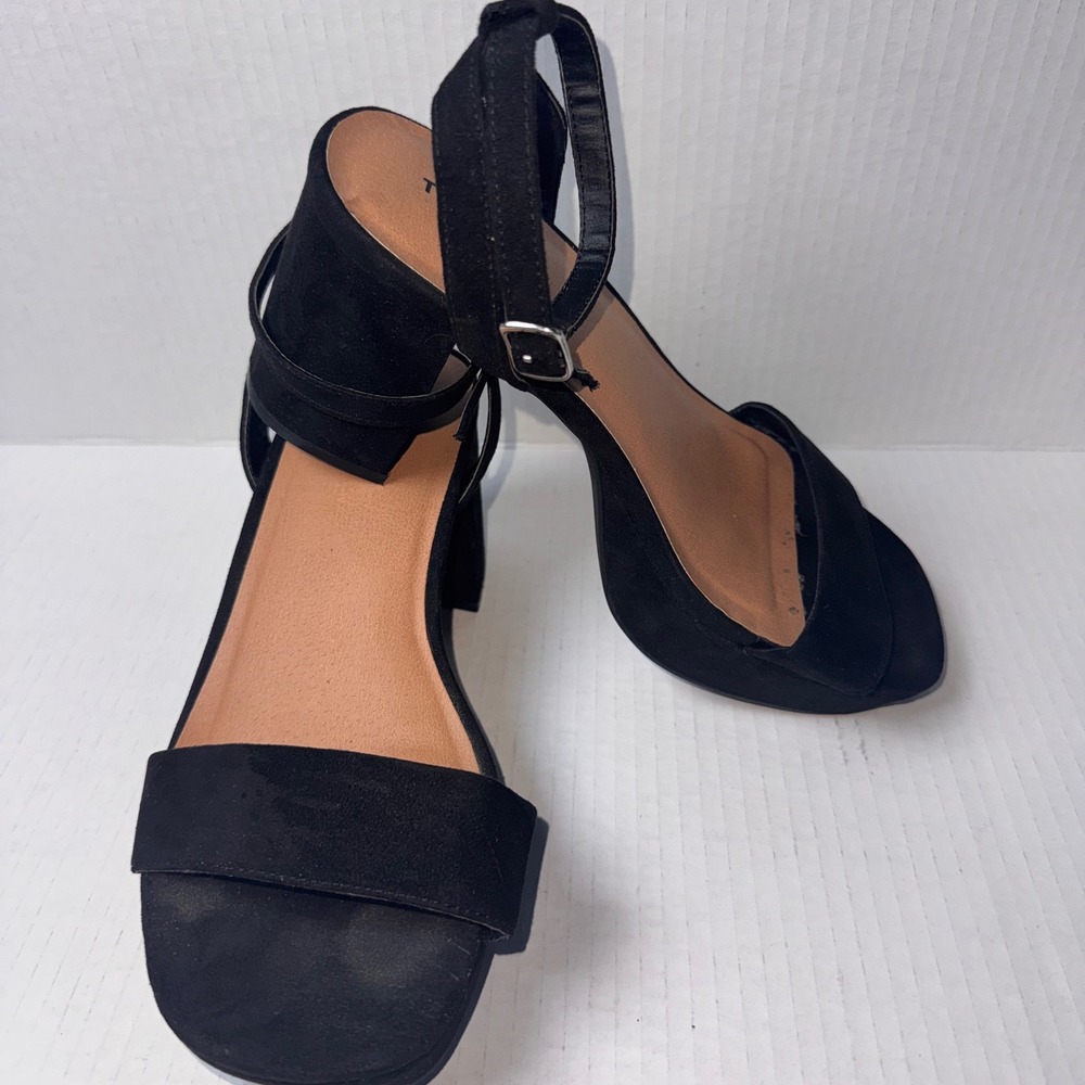 Torrid Platform Sandals Womens 7WW Black Faux Suede Block Heel Ankle Strap